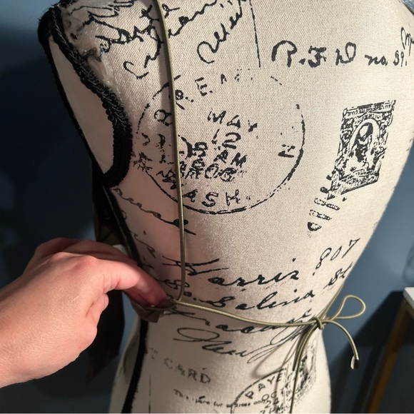 Local European - LE TIE TOP - Picture 8 of 12